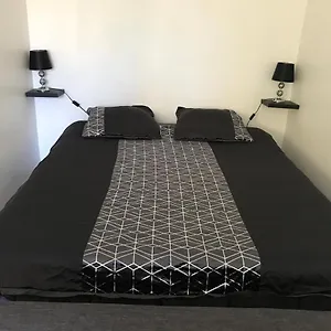 Appartement Studio Richelieu 1 Et Son Parking Privé